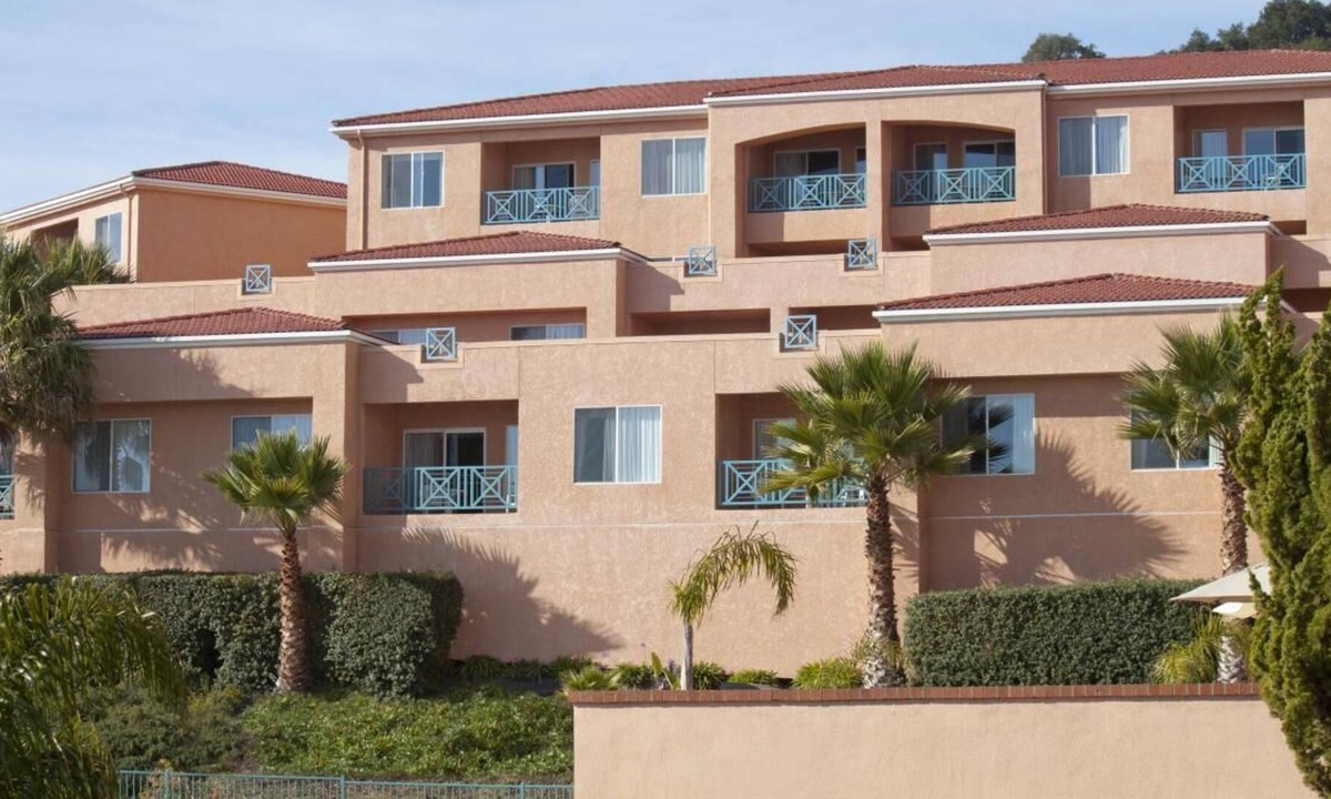 Avila Beach Resort | Relax and Unwind! 3 Classy Units w/ Kitchen, Free Parking, Onsite Pool