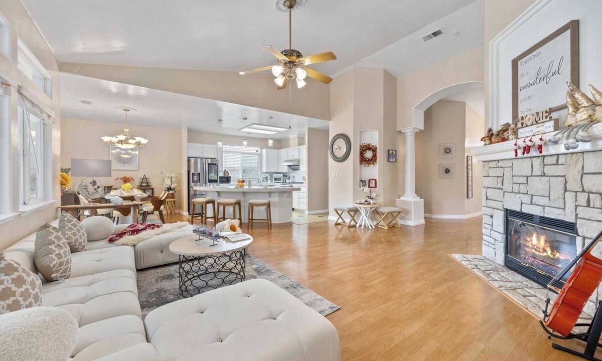 Greenacres House | Relaxing 4BR Home w/Patio, Garage & Spacious Backyard｜ Pet-Friendly #41913