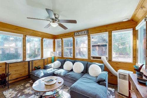 Cedar Glen House | Relaxing Retreat w/Deck, 1 Mi to Lake Arrowhead!