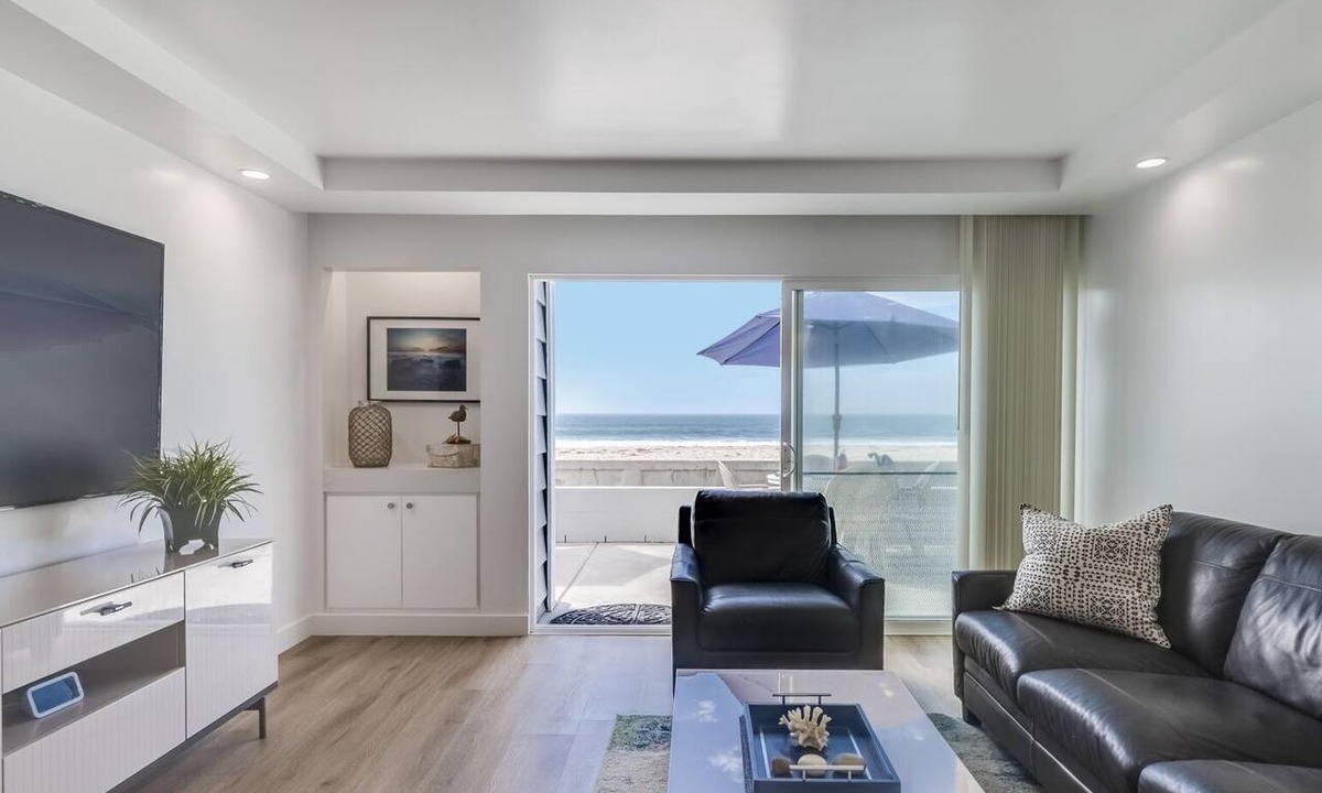 Mission Beach Condo | Remodeled Beachfront Mission Beach Condo on the boardwalk with Amazing Views!
