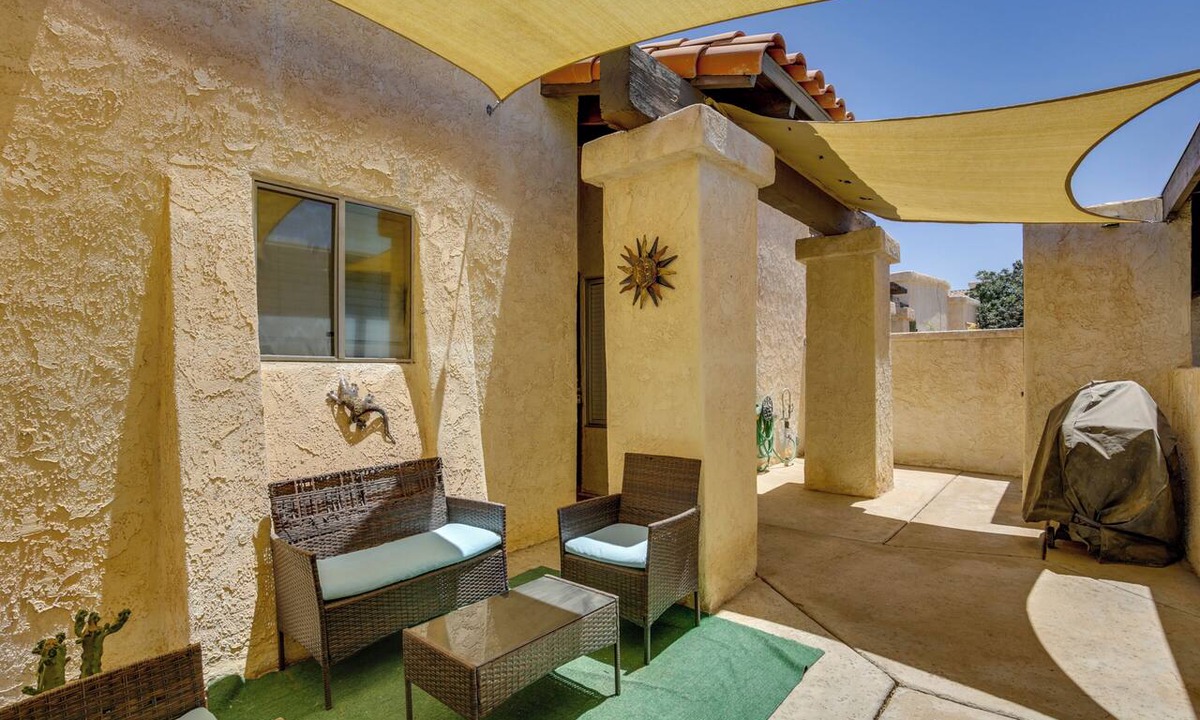 Vista Del Valle Condo | Remote Work Ready! Central Yuma Condo w/Patio