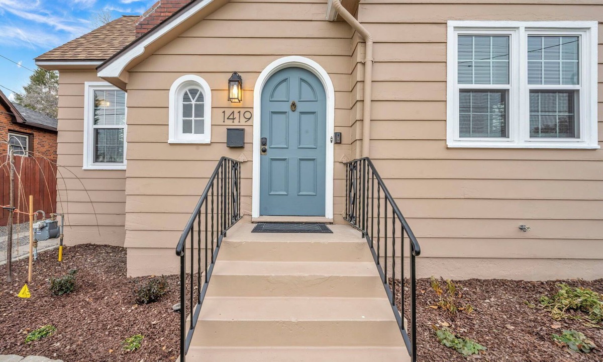 Old Southwest House | Reno Vacay!~Sleeps10~By Midtown~HotTub~Firepit~Arlington Manor
