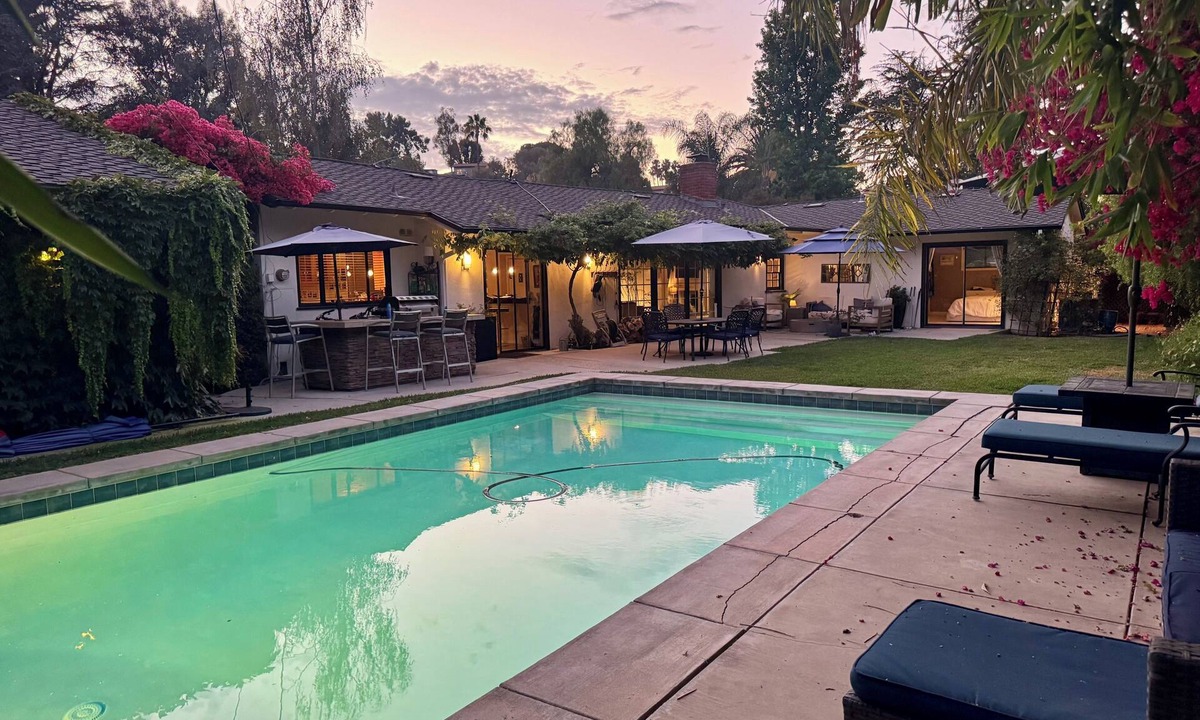 Woodland Hills House | Resort style single level contemporary home with pool