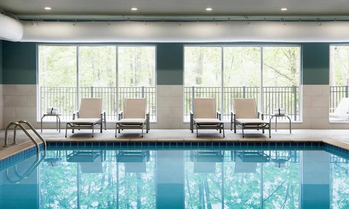 Barstow Hotel | Rest Easy in Two Spacious Rooms w/Free Parking, Near Tanger Outlet & Museums