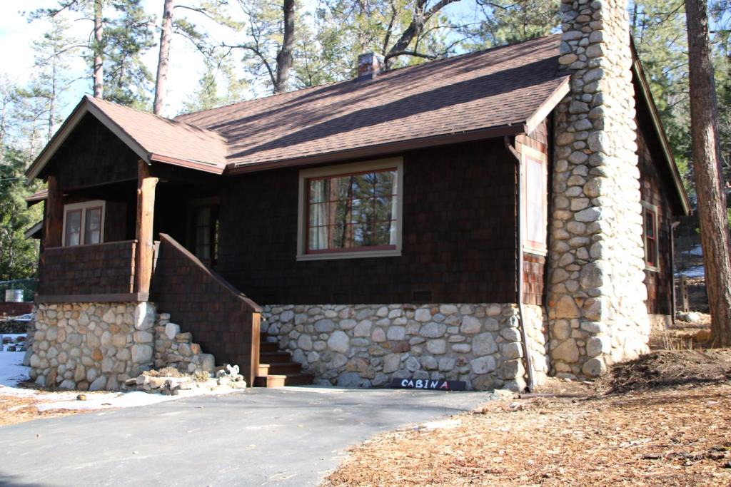Idyllwild House | River Rock Retreat
