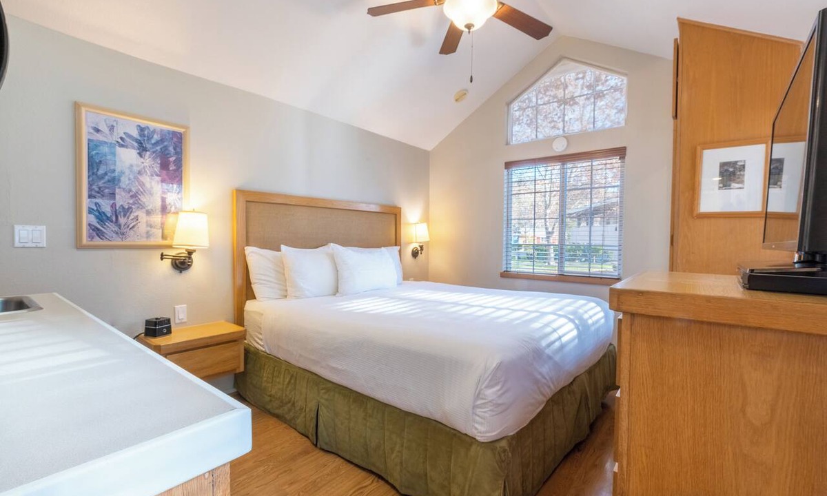 Napa Hotel | Romantic Napa Valley Getaway | Napa Valley Wine Train – 0.8 miles | Free Parking