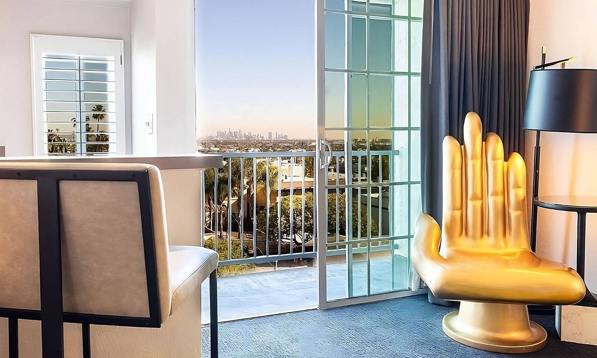 Norma Triangle Hotel | Rooftop Pool Gathering for Families & Friends, 2 Pet-Friendly Units