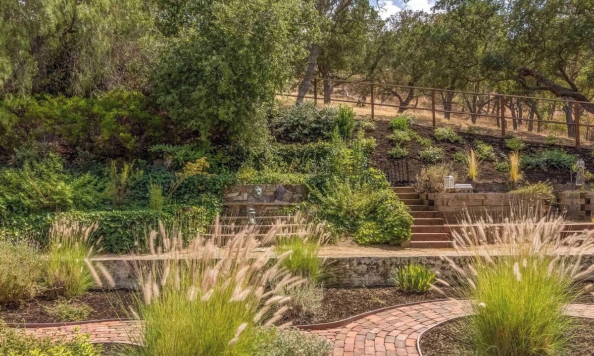 Clayton House | Room for Rent in Marvelous Clayton with AC, WiFi