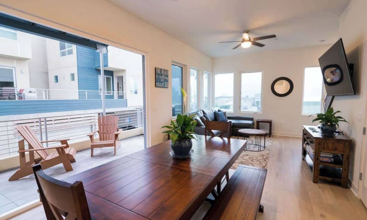 Imperial Beach House | San Diego Beachfront House 60s to sand, surf, pier
