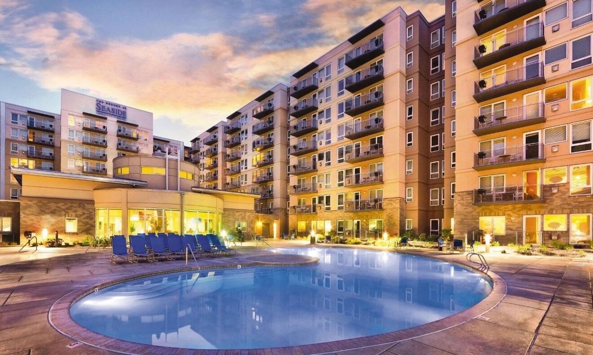 Seaside Resort | Seaside | Group Beach Getaway | Pool + Beach | 3BR Sleeps 8
