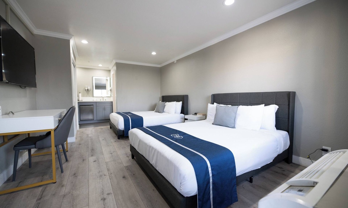 Alhambra Hotel | SGV Quadruple Room + Explore Disney & Downtown LA