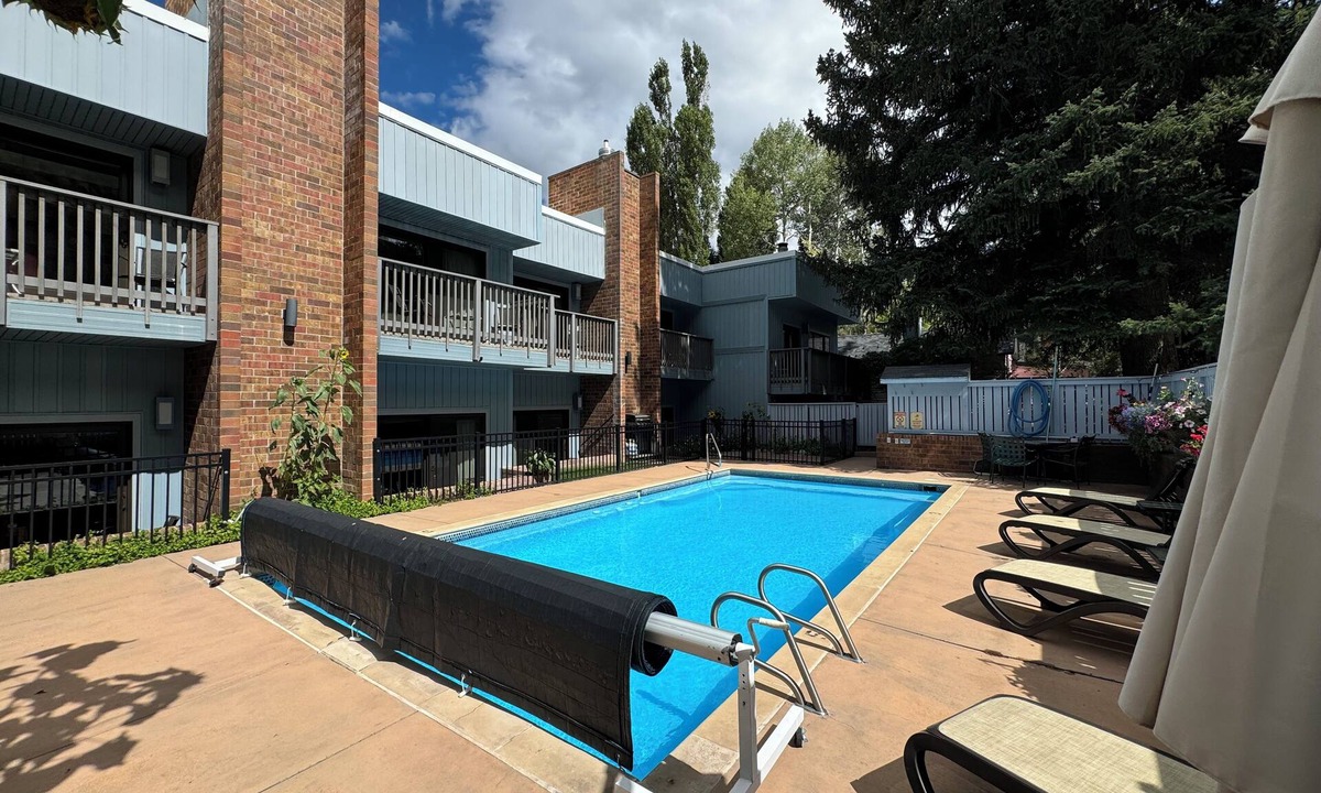 West End Apartment | Shadow Mountain Lodge