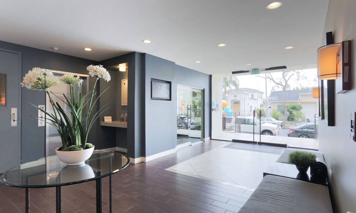 Beverly Grove Apartment | Sizeable Beverly Hills 1BR, near The Grove & Rodeo, by Blueground