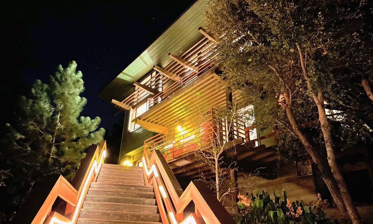 Fern Valley House | Sky Ridge - hilltop cabin with stunning views
