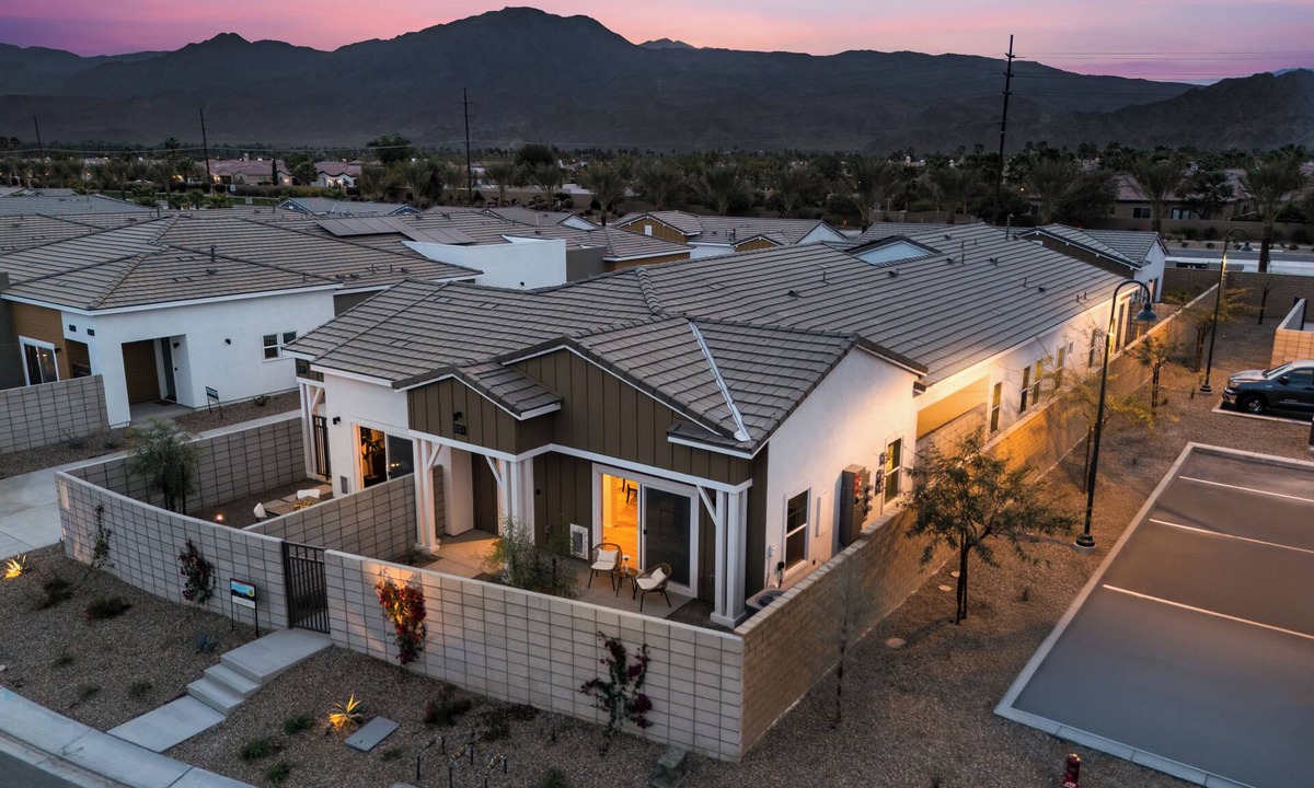 Palm Springs House | Sleeps 20 | Two 4BR Homes | Resort Pool + Hot Tub + Firepit | Summerwell