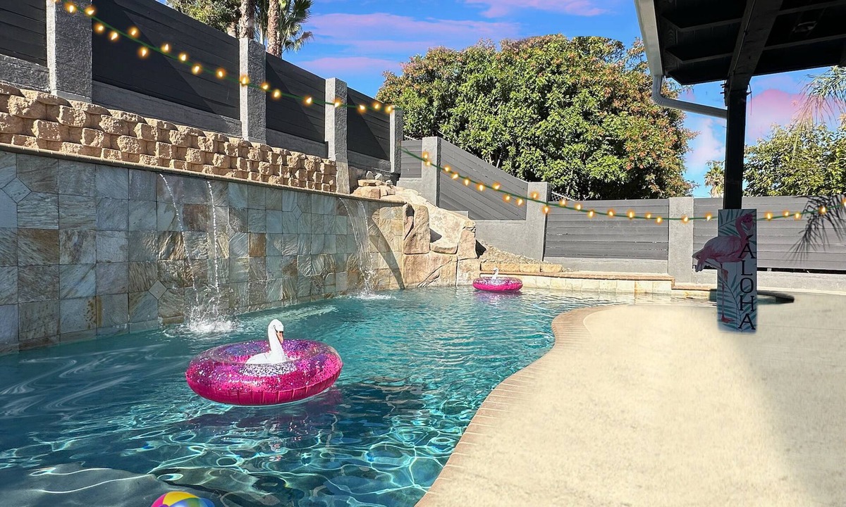 Lakeside Villa | Sleeps 50+ NEW Luxury Private Resort with Pool Golf Arcade Spa Playground Poker