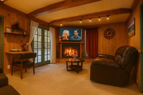 Green Valley Lake House | Snow Bunny Cottage, Pets Welcomed!