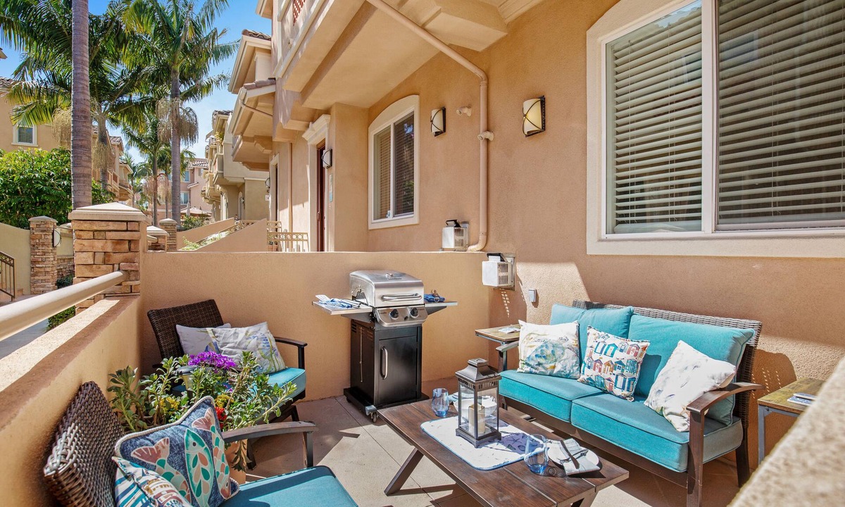 Carlsbad Village Apartment | Snowbird-friendly gem three blocks to beach with garage & home office - 1 dog OK