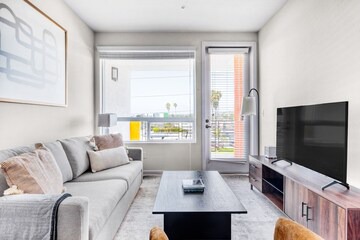 Inglewood Apartment | Sora, 417 Centinela Ave in Los Angeles