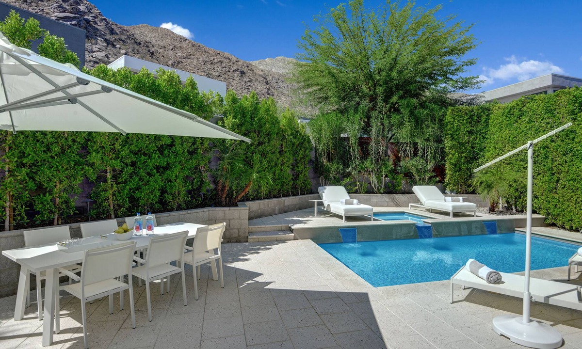 The Mesa House | South Palm Springs Modern - 2 lux ensuites, private pool and spa! garage, gated!