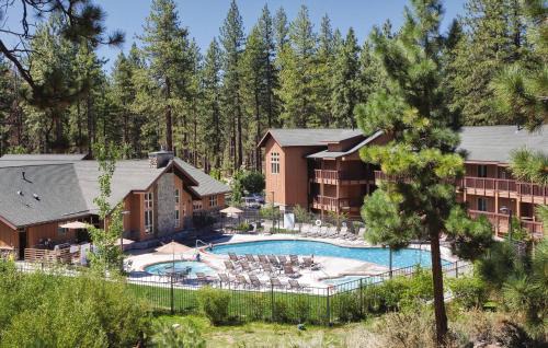 Round Hill Village House | South Shore Resort 2BR Apartment