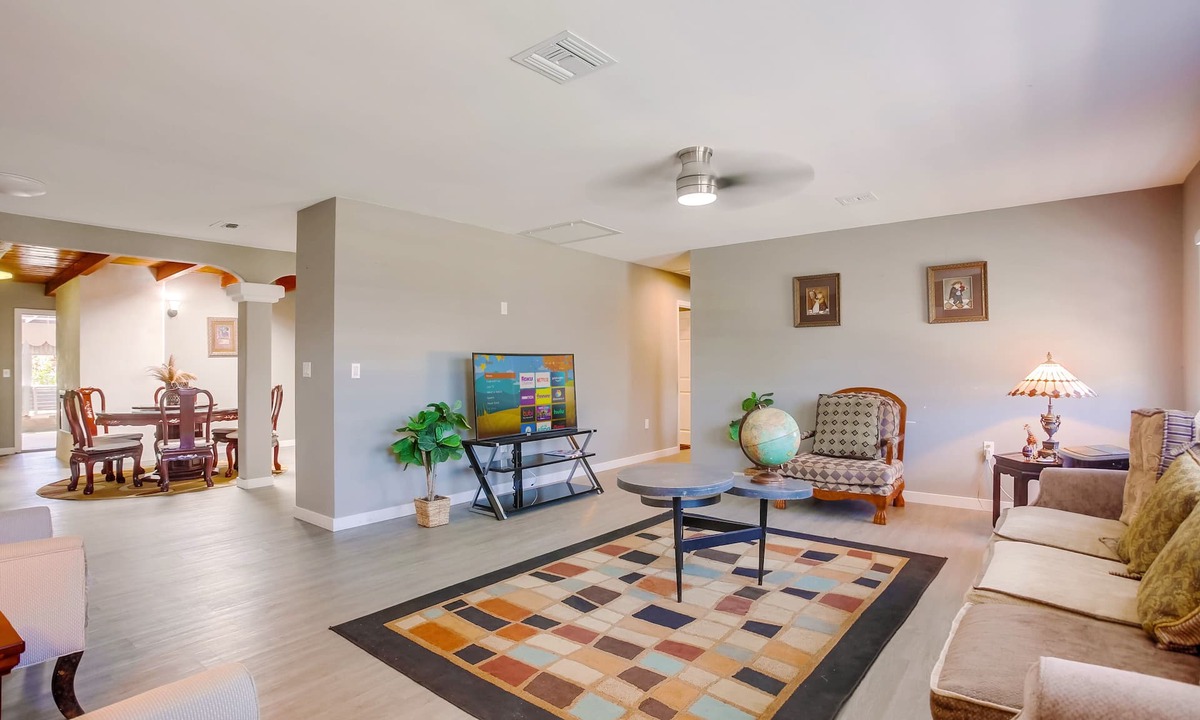 Clairemont House | Spacious 3BR 2Bth Home w/ Backyard, Garage & Garden - Only 10 Mins from Downtown