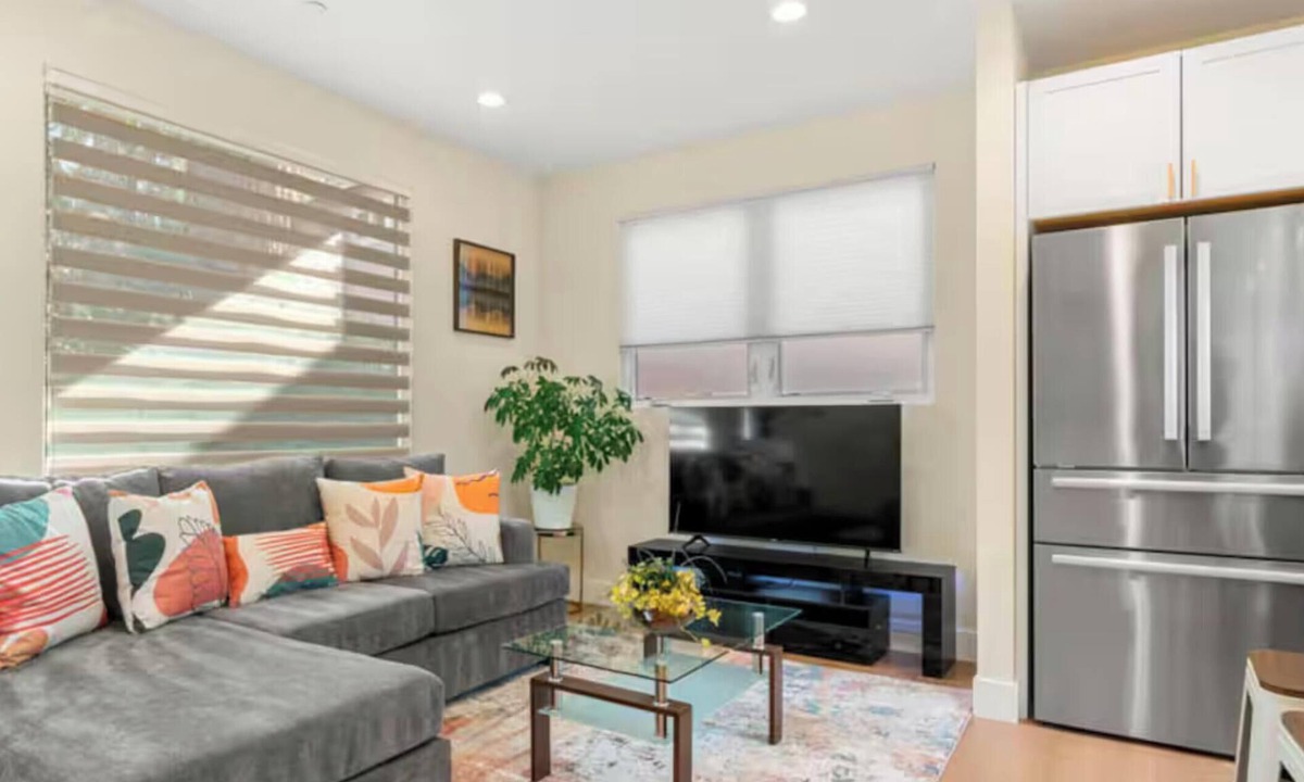 Old Mountain View House | Spacious 4-bedroom house in fabulous downtown Mountain View