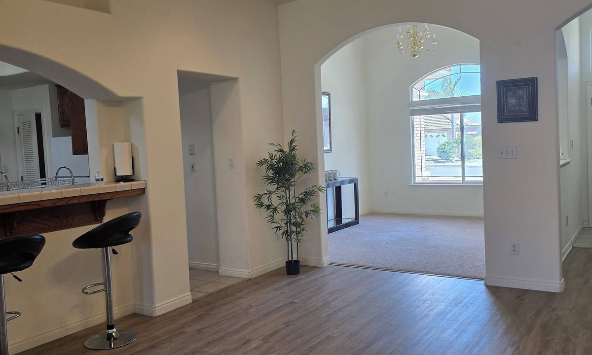 Pumpkin Center House | Spacious 4-bedroom house in tranquil Bakersfield with AC