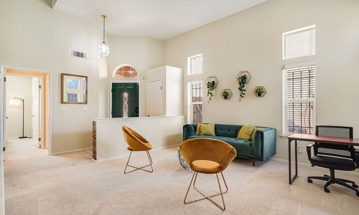 Mount Eden House | Spacious High Ceilings 5br/3bath. SF Bay Area