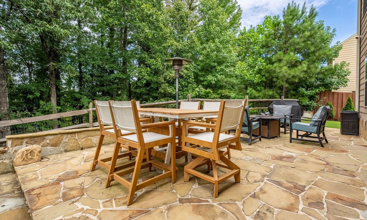 Acworth House | Spacious House 4BR, Home Theater, Gym, BBR, Bar