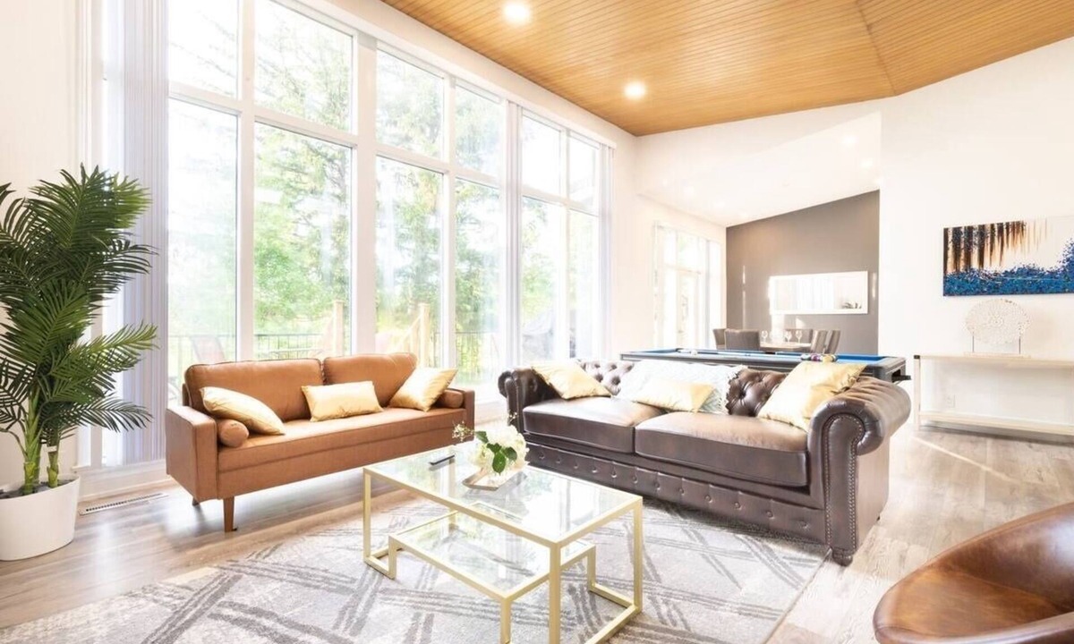 Thornhill House | Spacious Open Concept Home [Near Rogers Stadium & Downsview Park]