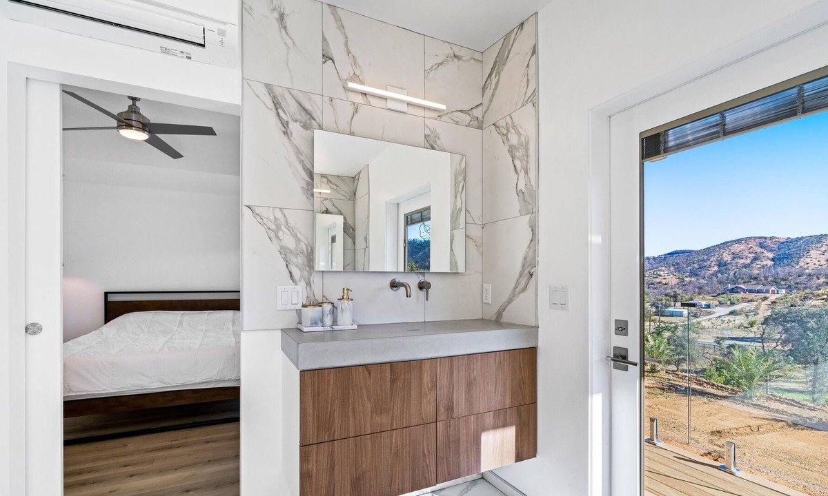 Redding House | Stunning 4-Bedroom Mountain Home