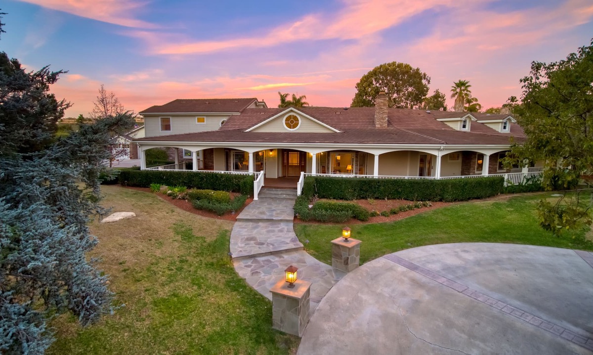 Encinitas House | Stunning Encinitas Estate w/ Large Entertainment Backyard