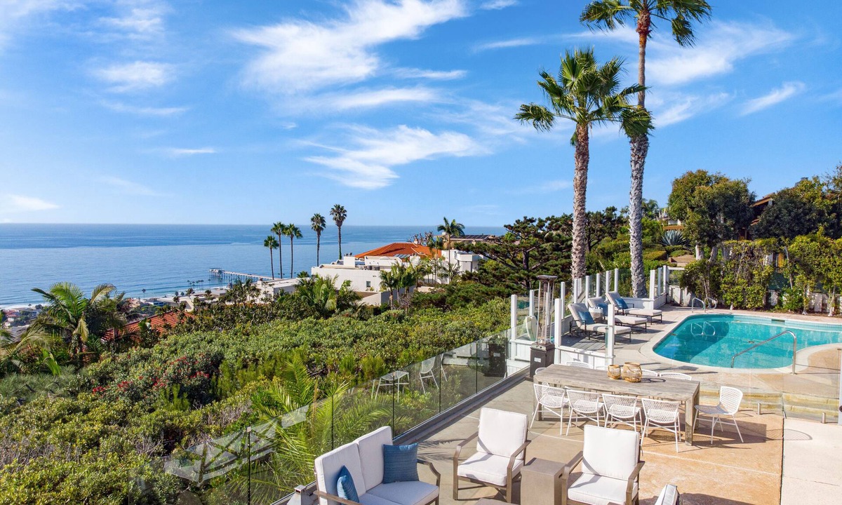 La Jolla Shores House | Stunning Estate w/Ocean View, Pool, Spa, Bocce Sleeps 20 | Vista by AvantStay