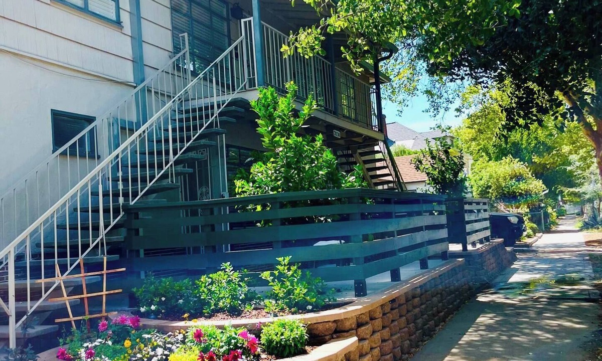 Central Sacramento Apartment | Stunning Remodeled Midtown Sacramento Apartment