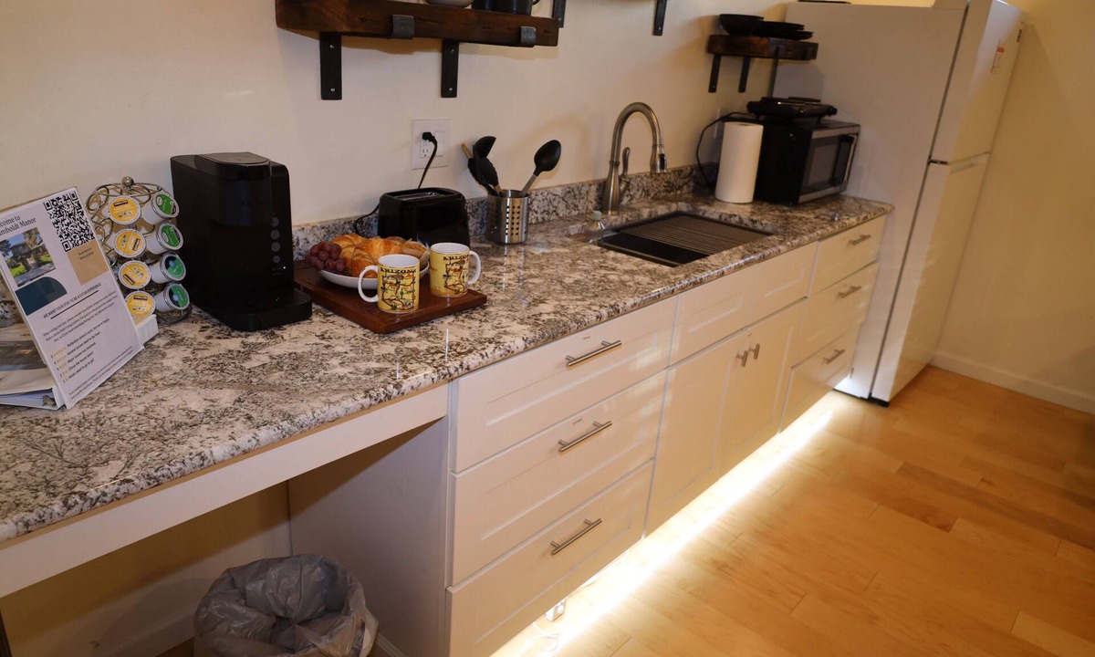 Roosevelt Apartment | Stylish Studio on Roosevelt Row – Fast Wi-Fi