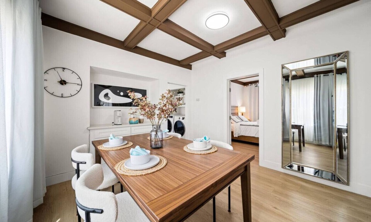 Alhambra House | Stylish Two Bedroom home for your stay!