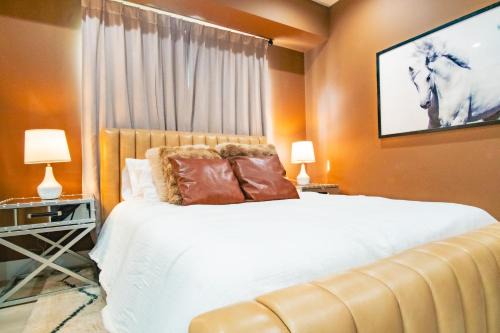 NoHo Arts District House | Suite Sienne at Case Collective