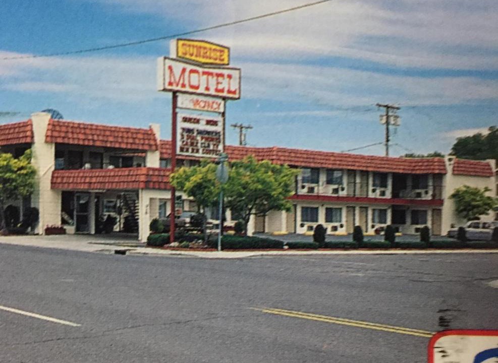 Sparks Hotel | Sunrise Motel