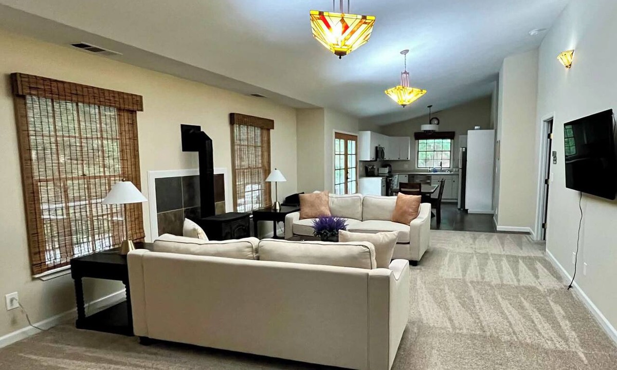 Groveland Cottage | Swim & Golf! 'Jackson Mill Cottage' in Groveland