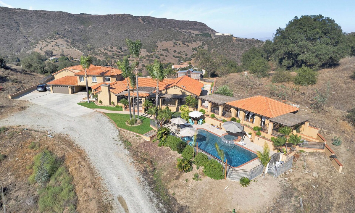 Temecula Villa | Temecula Mountain Estate: Pool, Jacuzzi, Mini Golf, Scenic Views