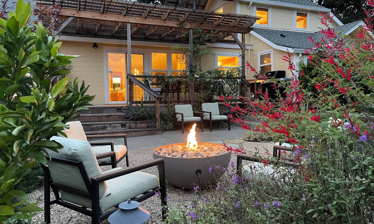 Freestone House | Terra Sana ~ Pool + Hot Tub Garden Sanctuary, Sebastopol
