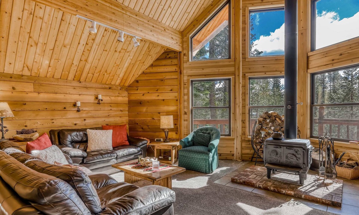 Serene Lakes House | Terrific Mountain Escape with Wood-Burning Fireplace, Easy Ski Access