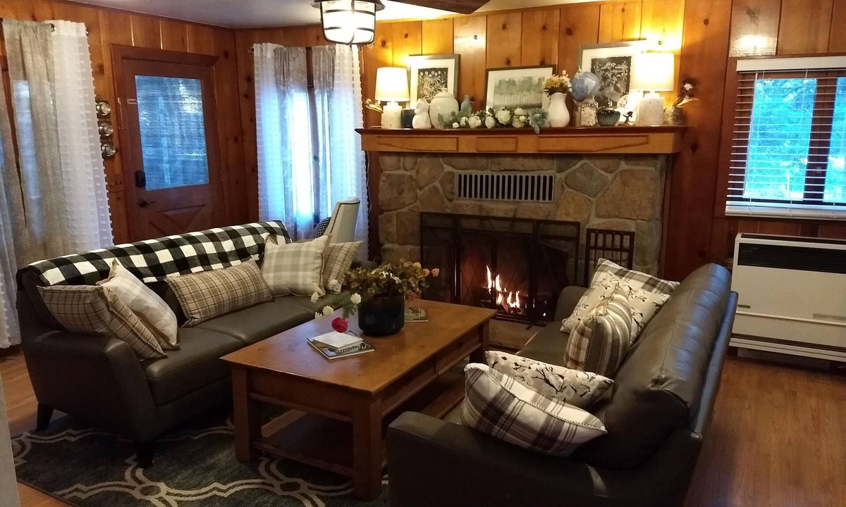 Twin Peaks House | The Gingerbread House! Cozy Mountain Lodge!