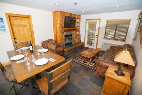 Kirkwood House | The Meadows - 2 Bdrm Family Condo in Kirkwood