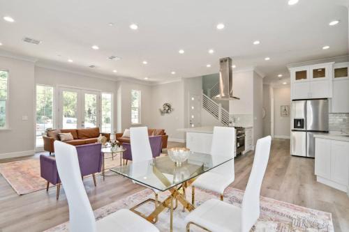 Central Davis House | The Salma Plan: 4BR/3.5BA, 2600 Sq Ft, Near Campus