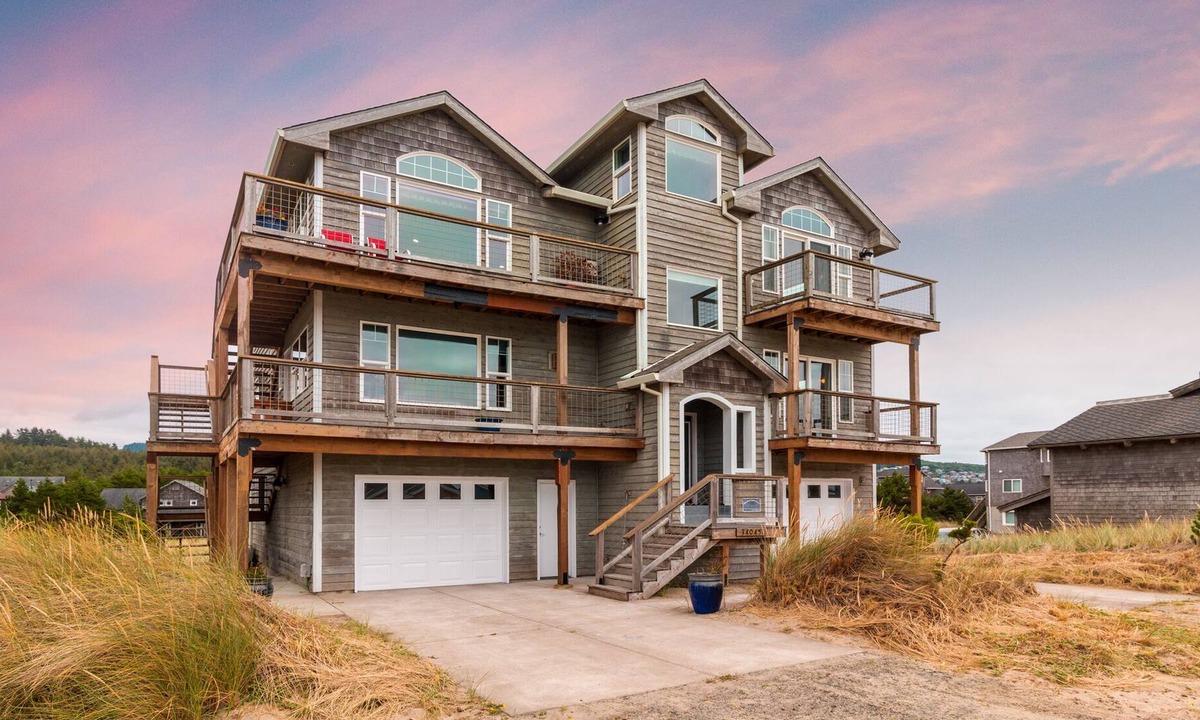 Kiwanda Shores House | The Whaler #122 - Gorgeous views, 4 bedroom home across from beach