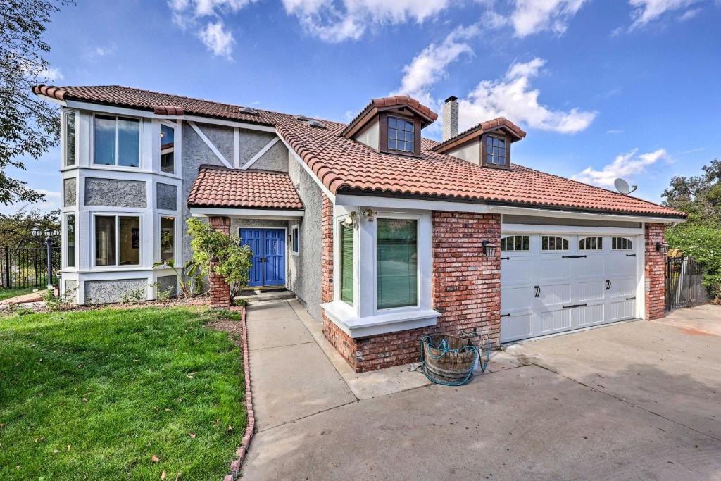 Thousand Oaks House | Thousand Oaks Retreat with Stunning Backyard!
