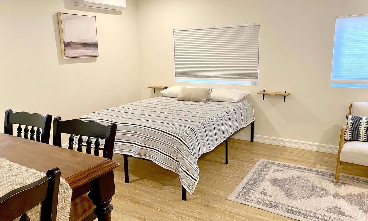 Thousand Oaks Cottage | Thousand Oaks Studio Guest Cottage