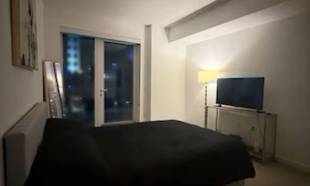 Waterfront Apartment | tnPrivate Bedroom & Bathroom in Shared Unit of Luxury Mid-Rise in DT Long Beach